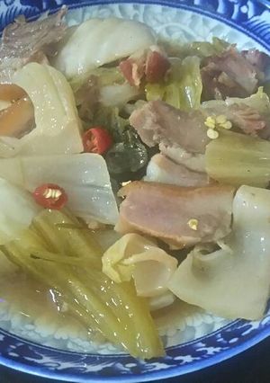 Hình của món Thịt heo quay kho dưa cải.