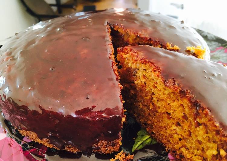 Bolo de cenoura com açúcar mascavo