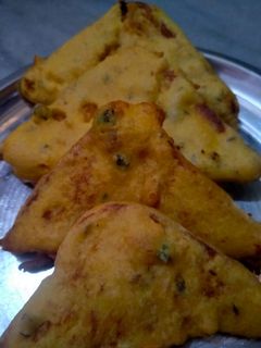 फटाफट ब्रेड पकौड़ा (fatafat bread pakoda recipe in Hindi) रेसिपी मुख्य फोटो