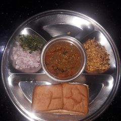 A picture of Misal pav.
