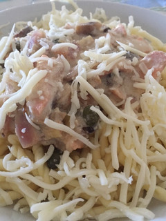 Foto principal de Pasta con salmón, queso y alcaparras