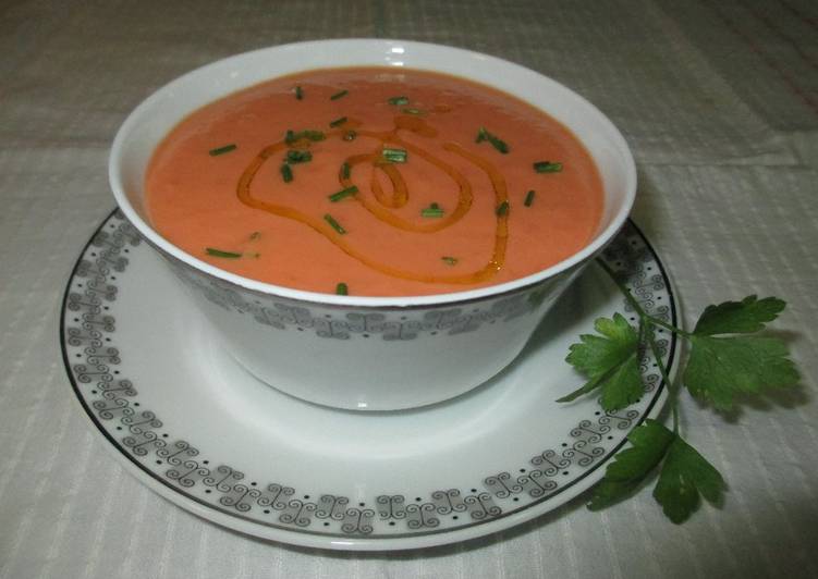 Gazpacho de avocado con tomate