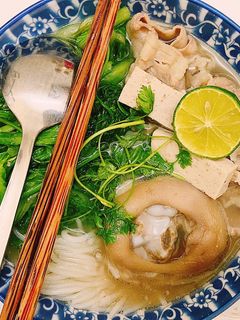Hình của món BÚN BÒ GIÒ HEO không hề khó như chúng ta hay nghĩ 🐷🐷.