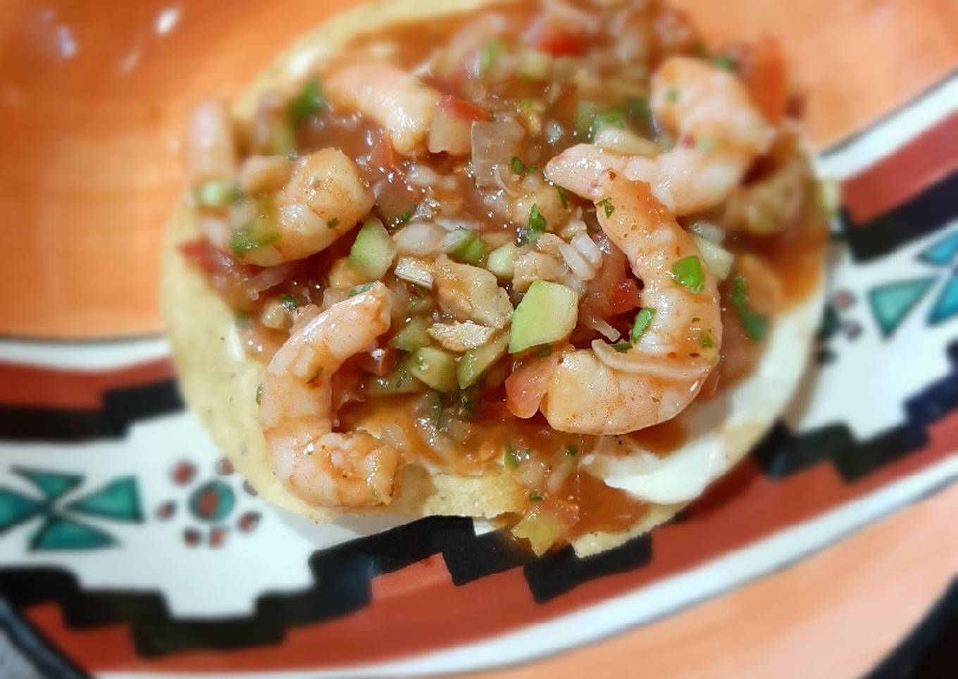 Tostadas de ceviche de pescado y camarón