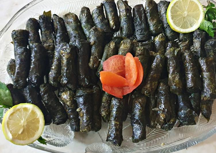 Steps to Prepare Ultimate Yalnjie (stuffed grapes leaves)