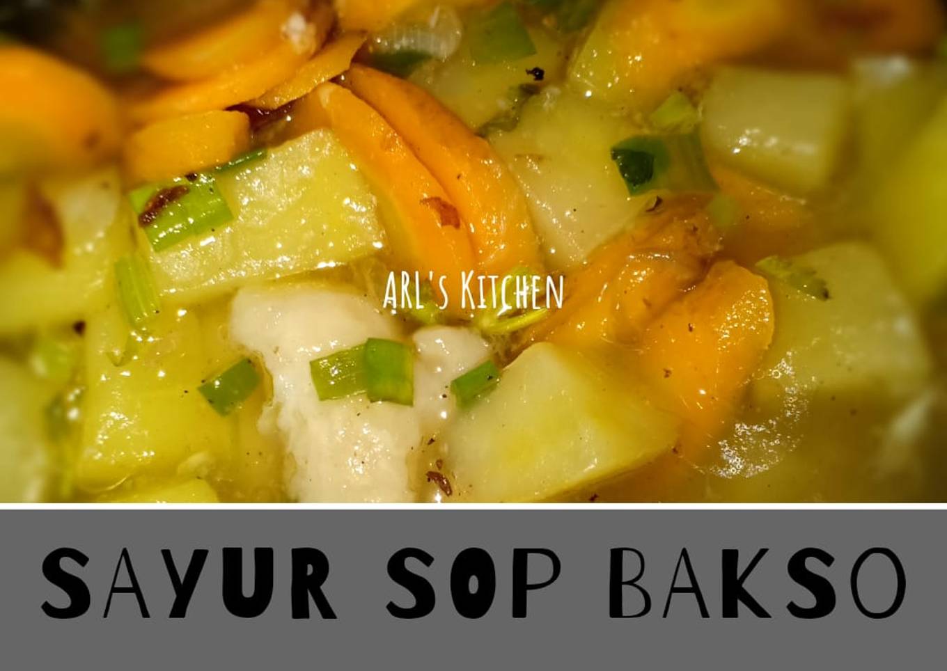 Sup sayur dengan bola