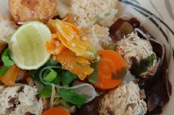 Bagaimana Membuat Sop Bakso Ayam Lohoa Fantasi dan Perkedel Ayam Untuk Jualan