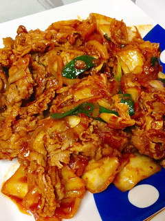 韓式泡菜炒豬肉돼지고기김치볶음 的食譜成品照片