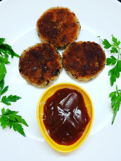 முடக்கற்றான் கட்லெட் (Mudakkathaan cutlet recipe in tamil) செய்முறை முக்கிய புகைப்படம்