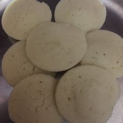 A picture of Plain Idli.