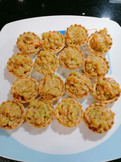 Una foto de Tartaleta de salmón y guacamole rápidas