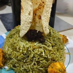 A picture of Spinach pulao.