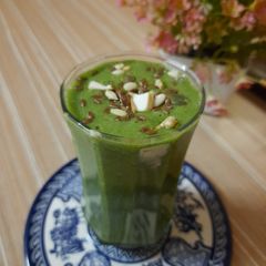 A picture of Healthy green smoothie.