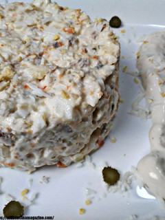 Una foto de Ensaladilla de pollo y ternera con salsa tártara