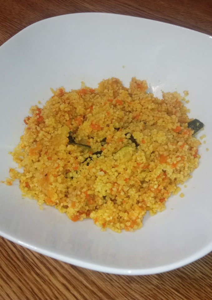 Una foto de Cous cous con verduras