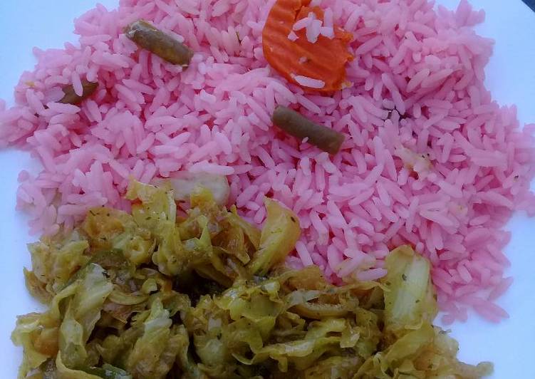Pink rice with herbs and cabbage