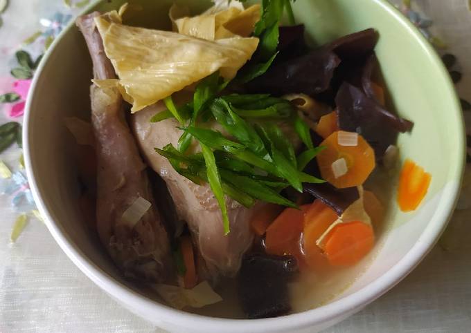 Sup Ayam Kembang Tahu