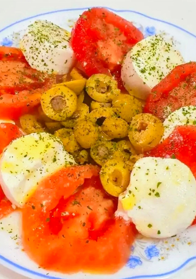 Una foto de Ensalada Caprese