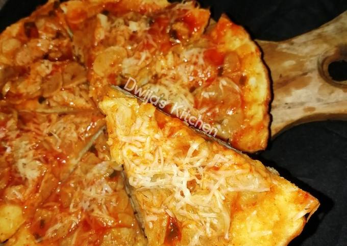 Langkah Mudah untuk Membuat Pizza teflon resep rumahan 🍕🍕 yang Bisa Manjain Lidah