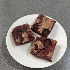 A picture of Raspberry brownies.
