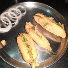 A picture of Mirchi bajji.