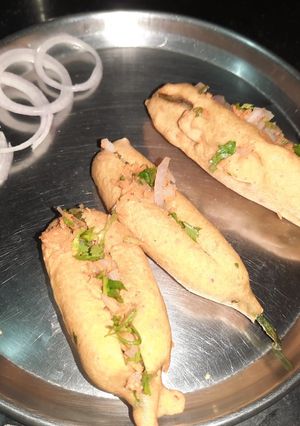 A picture of Mirchi bajji.