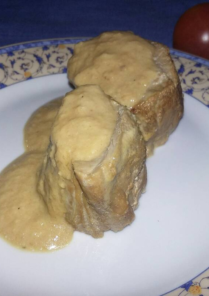 Una foto de Solomillo de cerdo con salsa de almendras