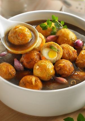 A picture of Bakso telur.