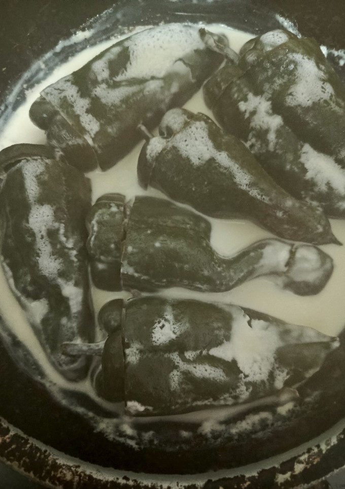 Una foto de Chiles en ahogada