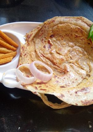 A picture of Italian laccha paratha.