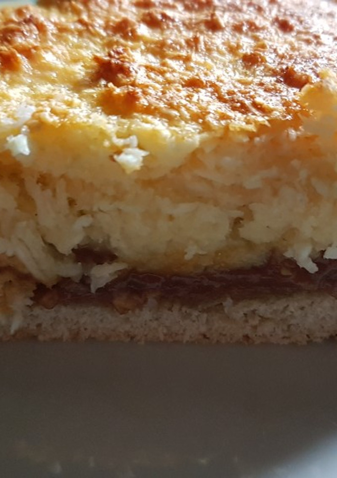 Una foto de Tarta de coco y dulce de leche