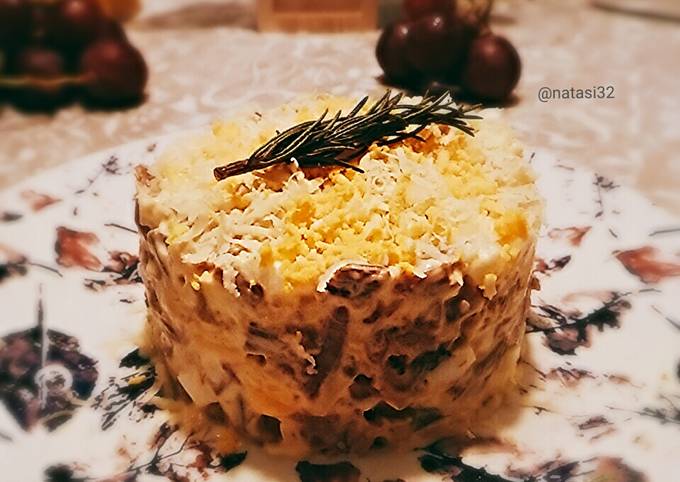 Салат "ПОБЕДИТЕЛЬ"  с ананасами