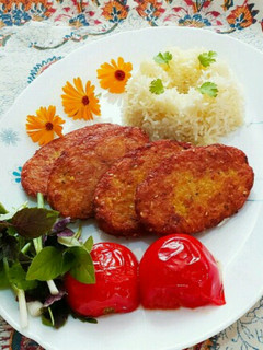 عکسی از دستور کتلت مرغ همراه کته