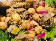 A picture of fish lettuce salad