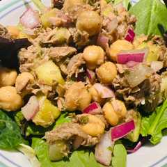 Una foto de Garbanzo and Tuna Salad
