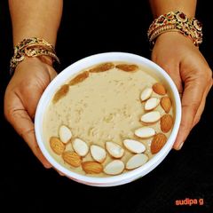 Nolen Gurer Payesh / Date Palm Jaggery Rice Pudding A picture of Nolen Gurer Payesh / Date Palm Jaggery Rice Pudding.