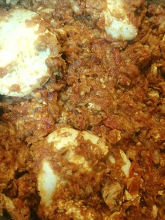 Foto de Ovos em tomatada com Atum 😍
