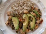 Una foto de pechuga de pollo con nopal
