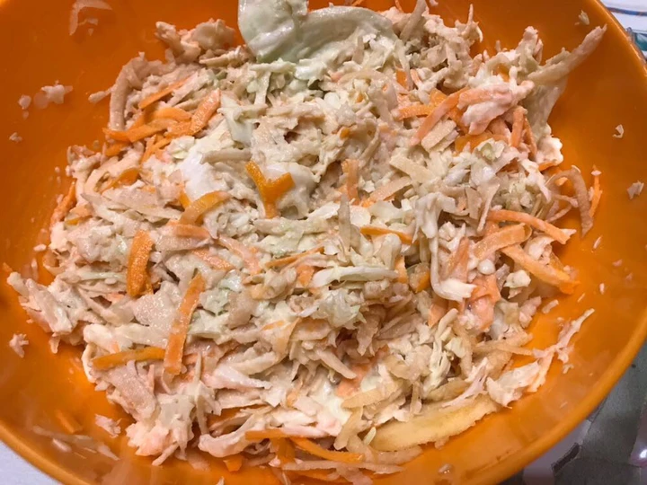 Manera fácil Preparar Coleslaw (ensalada de repollo zanahoria y manzana)  que Delicioso