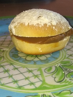 Una foto de Miguelitos de dulce de leche..! (Facturas)