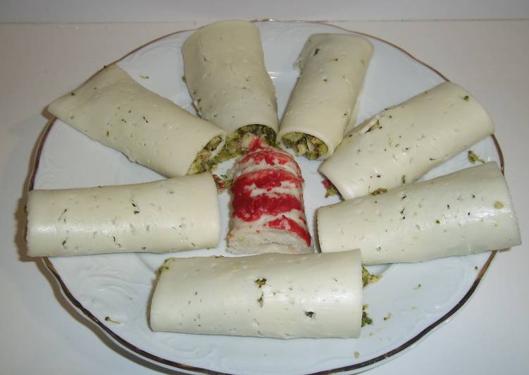 Abanico de lonchas rellenas de brócoli y surimi