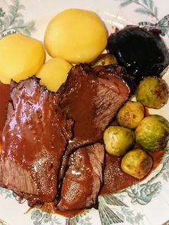 Svéd 🇸🇪 Klasszikus marhasült portersörben "Porterstek" recept fotója