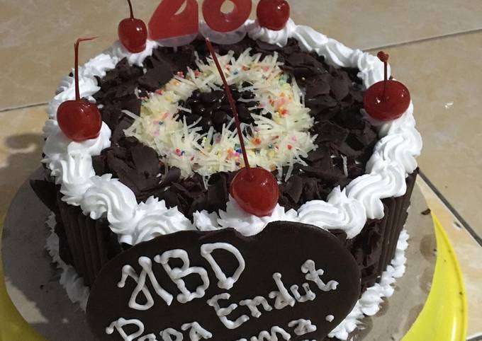 Cara membuat Black Forest Ny. Liem Cara membuat Black Forest Ny. Liem