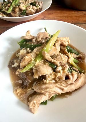 รูปของ เส้นใหญ่ราดหน้าคะน้าหมูหมัก