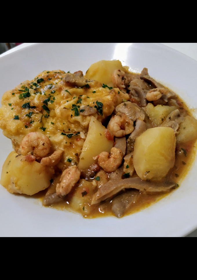 Una foto de Patatas guisadas con setas