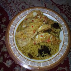 A picture of Indomie and Egg.