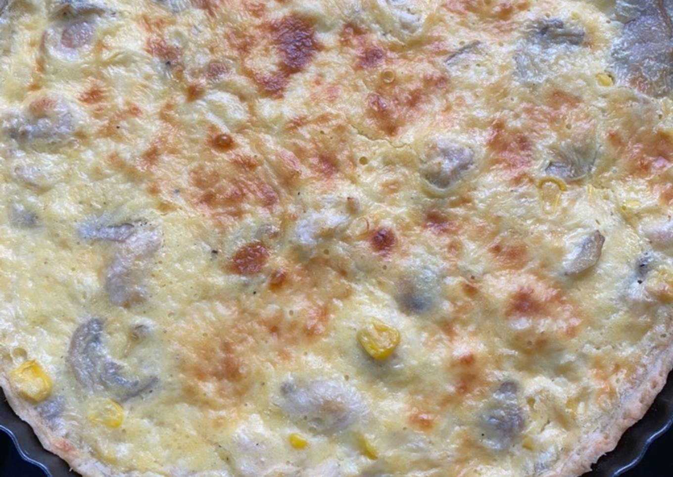 Quiche de pollo, choclo y champiñones