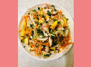 Hình của món Nộm gà xé phay.