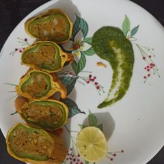 A picture of Mirchi vada.