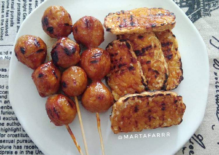 Bakso bakar dan tempe bakar